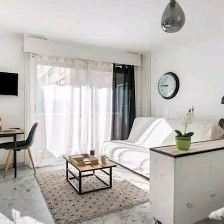 ואלאוריס Design Loft Studio Climatise Parking Et Piscine מראה חיצוני תמונה