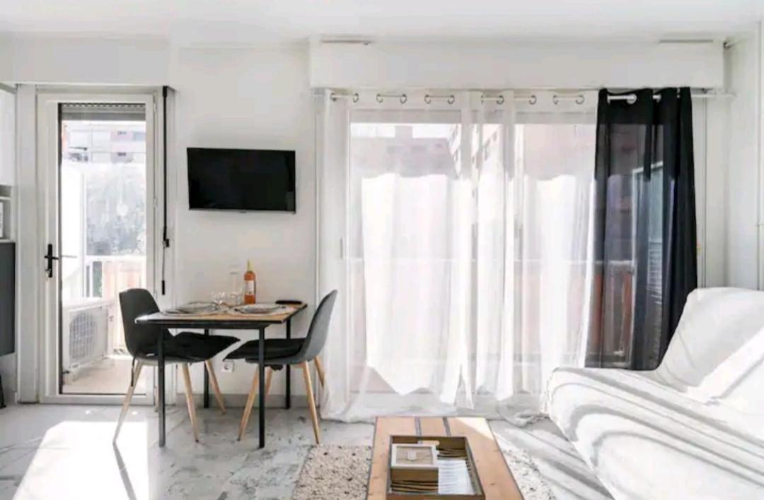 ואלאוריס Design Loft Studio Climatise Parking Et Piscine מראה חיצוני תמונה